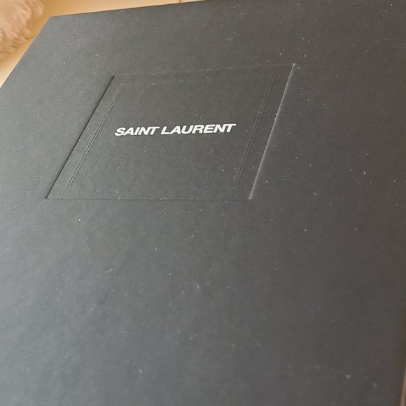 YSL Saint Laurent Cassandra Flat Leather Sandal Black With Gold Ysl LogoSz 39.5 - Picture 4 of 16